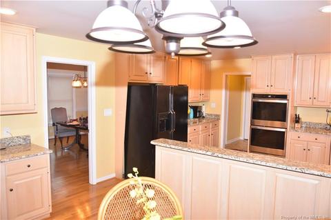 24 Ambassador Dr, Hampton, VA 23666 photo 8