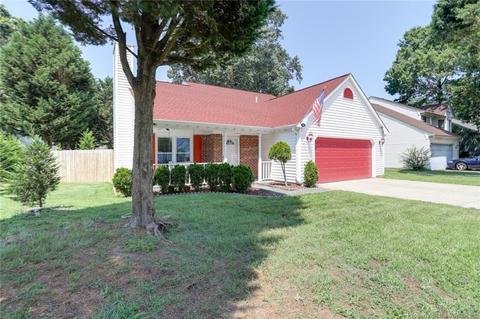 212 Dunn Cir, Hampton, VA 23666 photo 4