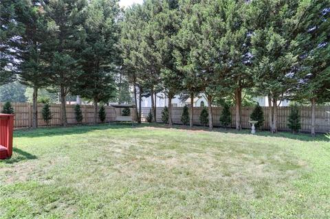 212 Dunn Cir, Hampton, VA 23666 photo 3