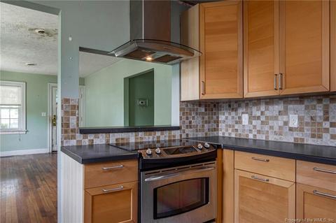 308 Cherokee Rd, Hampton, VA 23661 photo 7