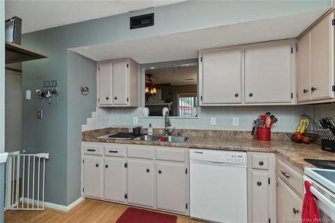 115 Parkway Dr, Hampton, VA 23669 photo 11