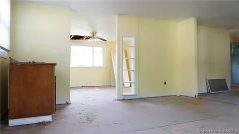 2002 Newton Rd, Hampton, VA 23663 photo 10