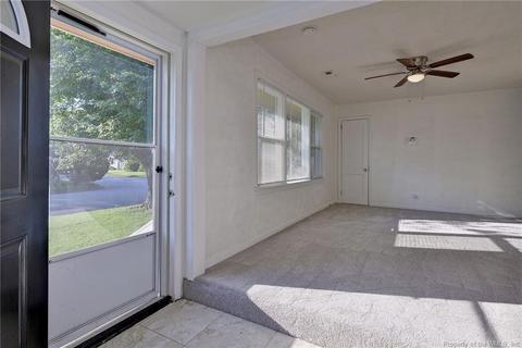 47 Laurel Dr, Hampton, VA 23669 photo 5