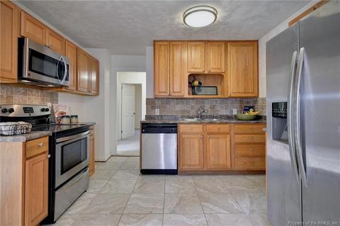 47 Laurel Dr, Hampton, VA 23669 photo 13