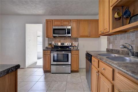 47 Laurel Dr, Hampton, VA 23669 photo 15