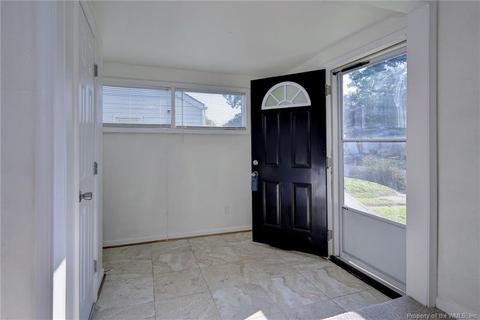 47 Laurel Dr, Hampton, VA 23669 photo 9