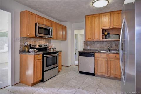 47 Laurel Dr, Hampton, VA 23669 photo 14