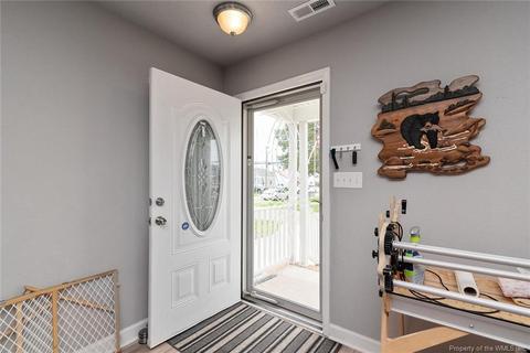 11 Bland St, Hampton, VA 23669 photo 3
