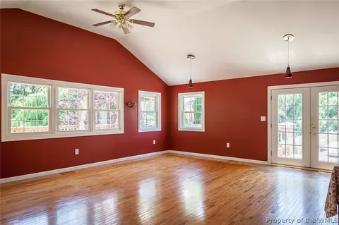 1086 Wilkins Dr, Williamsburg, VA 23185 photo 9