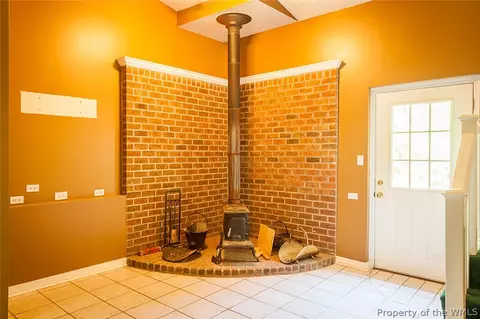 1086 Wilkins Dr, Williamsburg, VA 23185 photo 5
