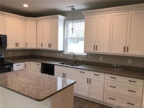 702 Madison Rd, Williamsburg, VA 23185 photo 5
