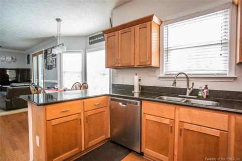 13 Ashe Meadows Dr, Hampton, VA 23664 photo 14