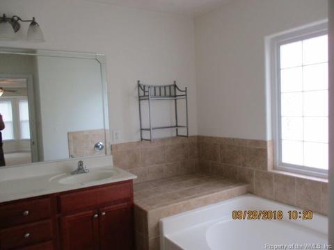 27 Rockingham Dr, Hampton, VA 23669 photo 38