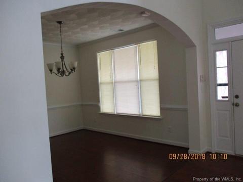 27 Rockingham Dr, Hampton, VA 23669 photo 4