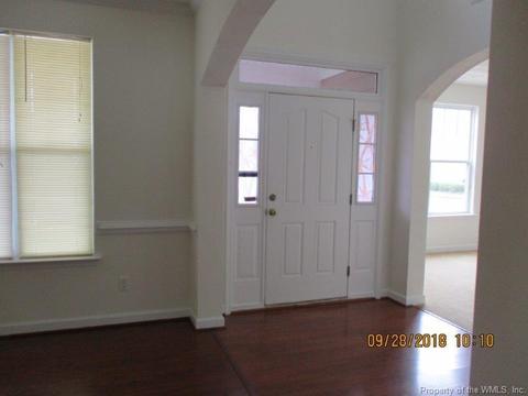 27 Rockingham Dr, Hampton, VA 23669 photo 3