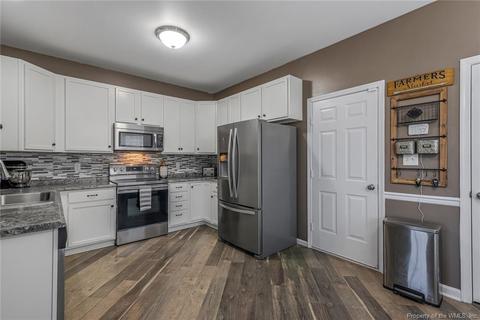 3690 Mariners Dr, Hayes, VA 23072 photo 12