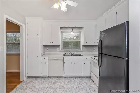 105 Tanglewood Dr, Hampton, VA 23666 photo 9