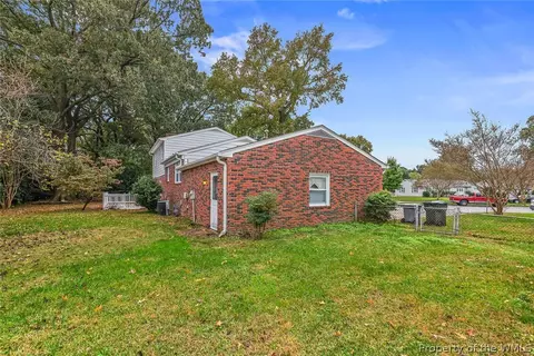 105 Tanglewood Dr, Hampton, VA 23666 photo 24