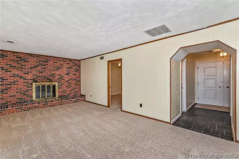 105 Tanglewood Dr, Hampton, VA 23666 photo 12