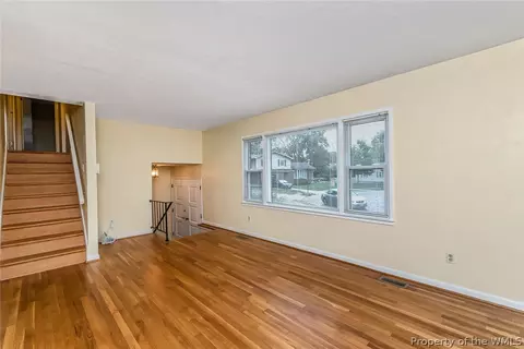 105 Tanglewood Dr, Hampton, VA 23666 photo 6