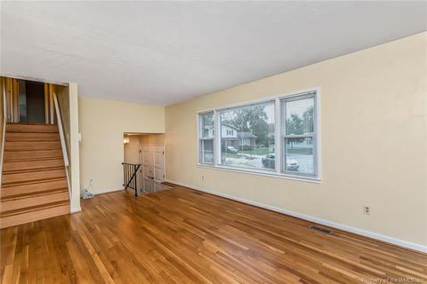 105 Tanglewood Dr, Hampton, VA 23666 photo 6
