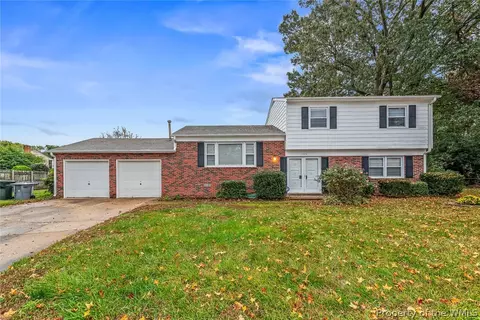 105 Tanglewood Dr, Hampton, VA 23666 photo 1
