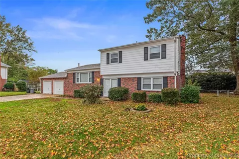 105 Tanglewood Dr, Hampton, VA 23666 photo 2