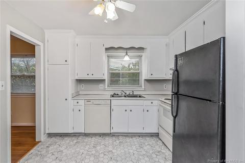 105 Tanglewood Dr, Hampton, VA 23666 photo 9