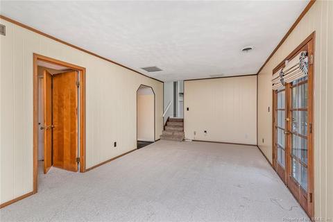 105 Tanglewood Dr, Hampton, VA 23666 photo 13