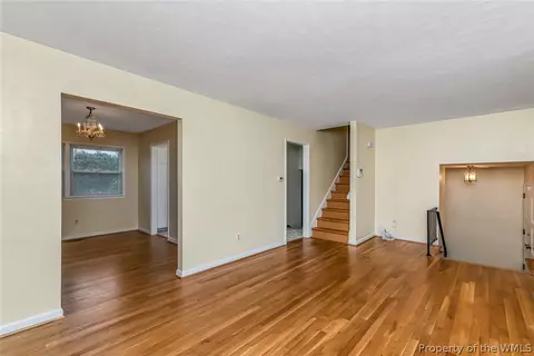 105 Tanglewood Dr, Hampton, VA 23666 photo 5