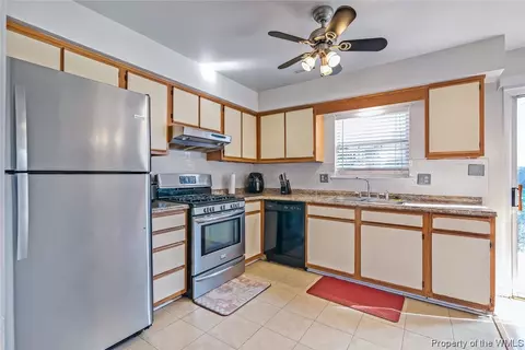 7 Chinaberry Pl, Hampton, VA 23666 photo 8
