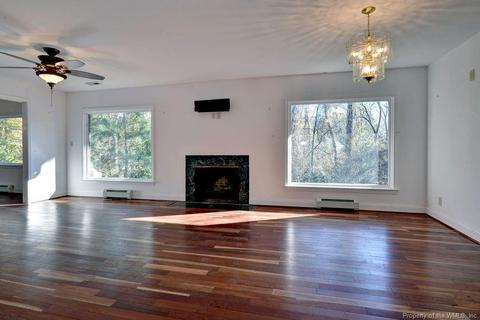 211 Burns Ln, Williamsburg, VA 23185 photo 2