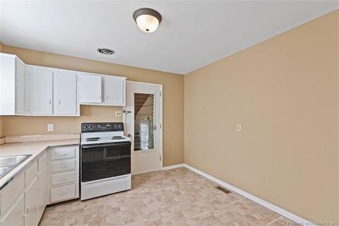 613 Redheart Dr, Hampton, VA 23666 photo 7