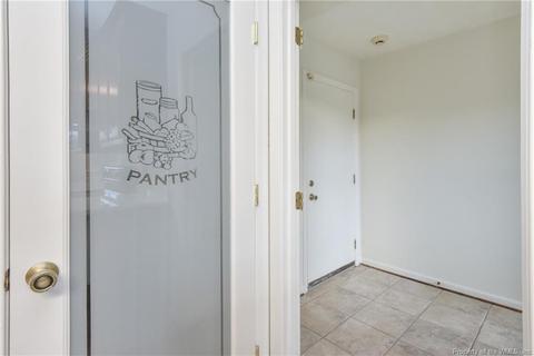 28 Sherry Dell Dr, Hampton, VA 23666 photo 17