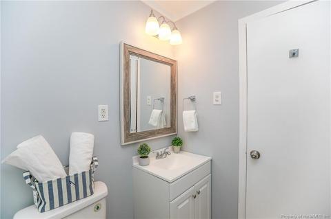 63 Phelps Cir, Hampton, VA 23663 photo 15
