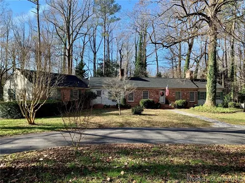 273 E Queens Dr, Williamsburg, VA 23185 photo 1