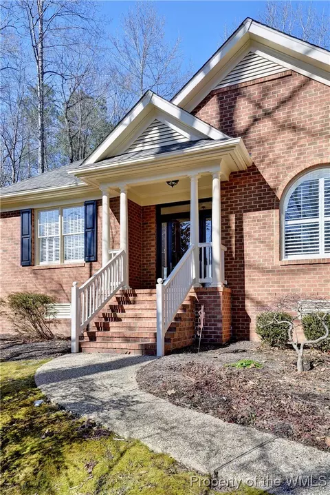 413 Yorkshire Dr, Williamsburg, VA 23185 photo 2