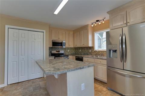 3303 Matoaka Rd, Hampton, VA 23661 photo 3