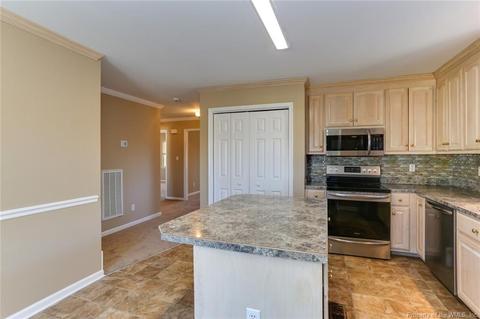 3303 Matoaka Rd, Hampton, VA 23661 photo 4