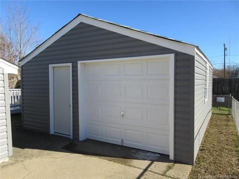 1920 Bancroft Dr, Hampton, VA 23663 photo 4