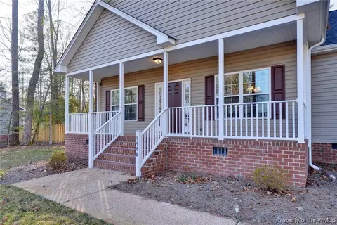 8488 Thomas Jefferson Way, Gloucester, VA 23061 photo 2