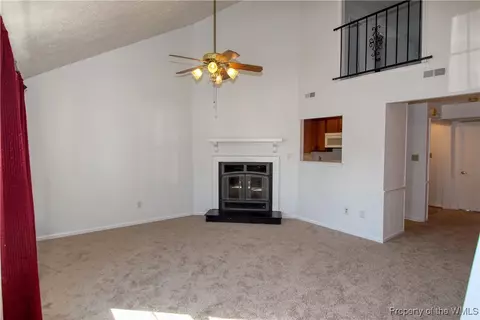 32 Parkway Dr, Hampton, VA 23669 photo 2