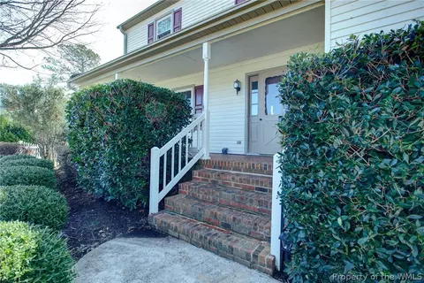 48 Chowning Dr, Hampton, VA 23664 photo 3
