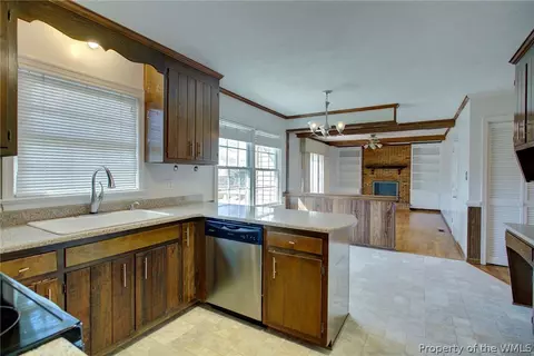 48 Chowning Dr, Hampton, VA 23664 photo 10