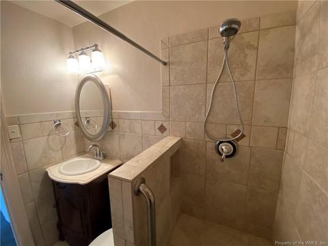 48 Henry St, Hampton, VA 23669 photo 12