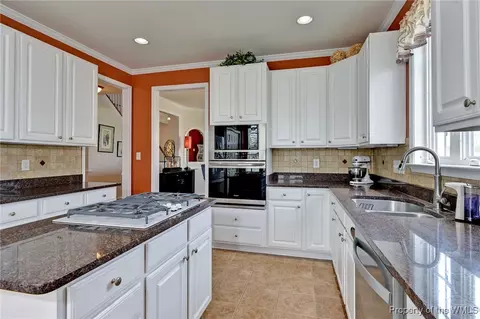 4700 Westhampton, Williamsburg, VA 23188 photo 11
