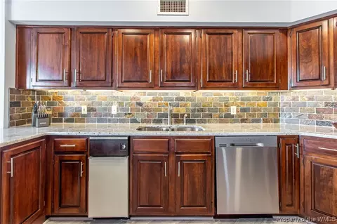 30 Brough Ln #303, Hampton, VA 23669 photo 19