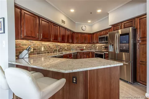 30 Brough Ln #303, Hampton, VA 23669 photo 16