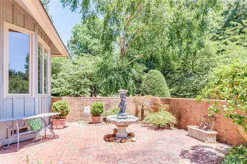 100 Warehams Pt, Williamsburg, VA 23185 photo 3