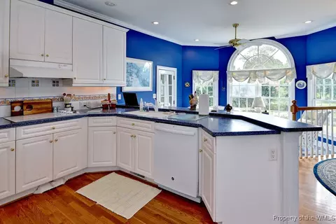 132 Oak Holw, Williamsburg, VA 23188 photo 21